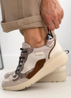 Sneakers δερμάτινα Carmela 160263 - Πάγου