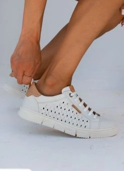 Sneakers δερμάτινα με διάτρητο σχέδιο Carmela 68568 - Λευκό -The Fashion Project κατάστημα sneakers dermatina me diatrito sxedio carmela 6856 103573 2w4h