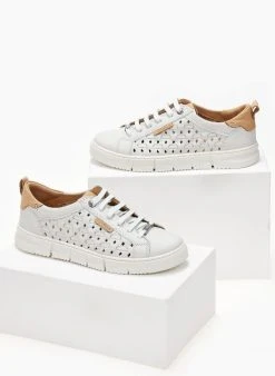 Sneakers δερμάτινα με διάτρητο σχέδιο Carmela 68568 - Λευκό -The Fashion Project κατάστημα sneakers dermatina me diatrito sxedio carmela 6856 103573 ugco