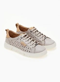 Sneakers δερμάτινα με διάτρητο σχέδιο Carmela 68568 - Πάγου -The Fashion Project κατάστημα sneakers dermatina me diatrito sxedio carmela 6856 103574 10hl