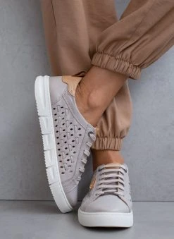 Sneakers δερμάτινα με διάτρητο σχέδιο Carmela 68568 - Πάγου -The Fashion Project κατάστημα sneakers dermatina me diatrito sxedio carmela 6856 103574 dcf5