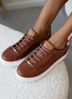 Sneakers δερμάτινα με Pattern Carmela 160214 - Ταμπά -The Fashion Project κατάστημα sneakers dermatina me pattern carmela 160214 105616 w02i