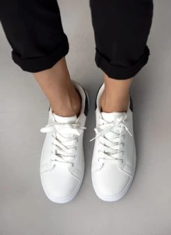 The Fashion Project Sneakers με διχρωμία - Λευκό/Μαύρο -The Fashion Project κατάστημα sneakers me dixrwmia 110915 ym18