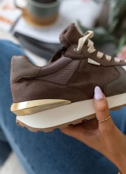 Xti Footwear Sneakers με μεταλλική λεπτομέρεια Xti 140315 - Τάουπε -The Fashion Project κατάστημα sneakers me metalliki leptomereia xti 140315 106615 oca4