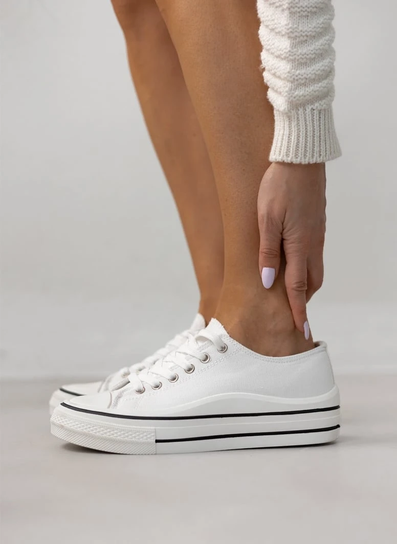 The Fashion Project Sneakers πάνινα με ρίγα στη σόλα - Λευκό 4 The Fashion Project Sneakers πάνινα με ρίγα στη σόλα - Λευκό - Image 4